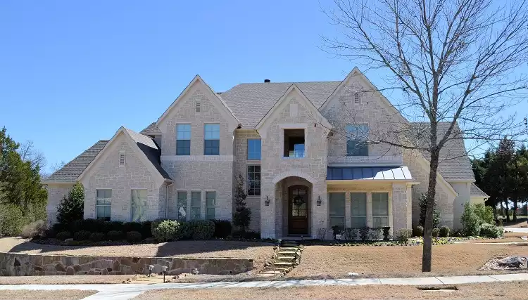 image of side entry garage house plan 1112